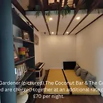 Vc - Cottage In The City